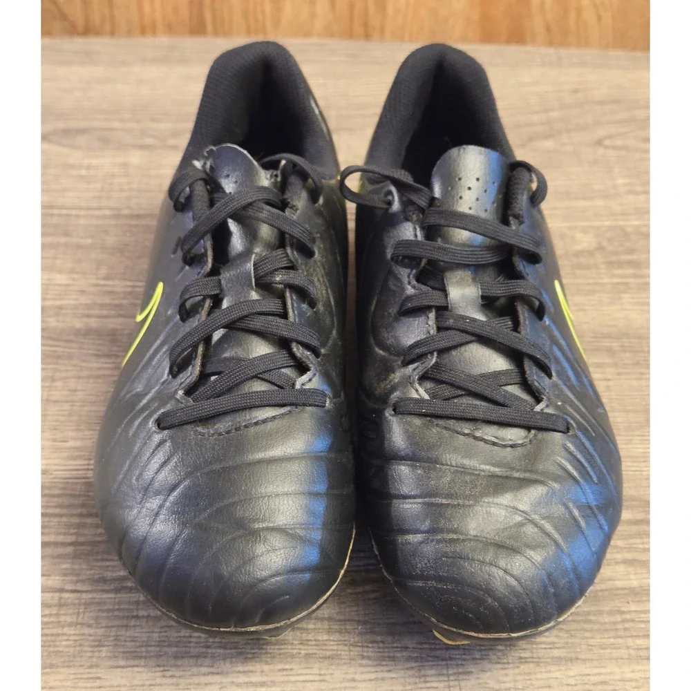 Nike Jr Tiempo Legend 10 Club‎ Soccer Cleats Youth Size 4.5Y Black Yellow